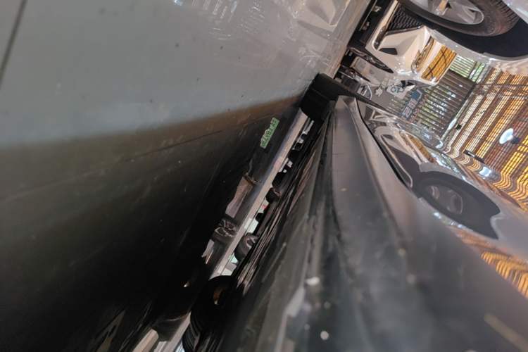 Used Nio ET5T 2024 75kWh Touring Right Side Sill