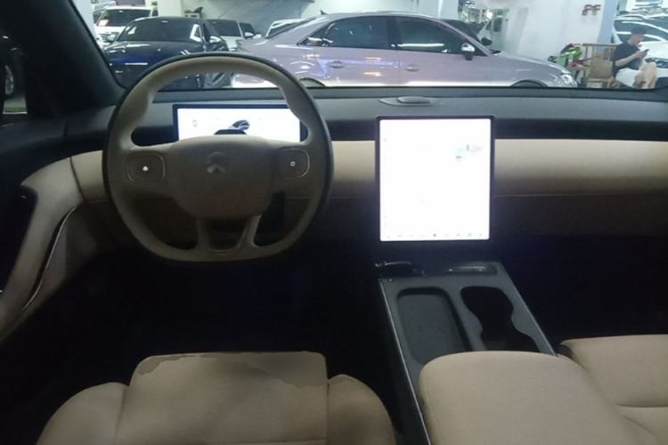 Used Nio ET5T 2024 75kWh Touring Steering Wheel