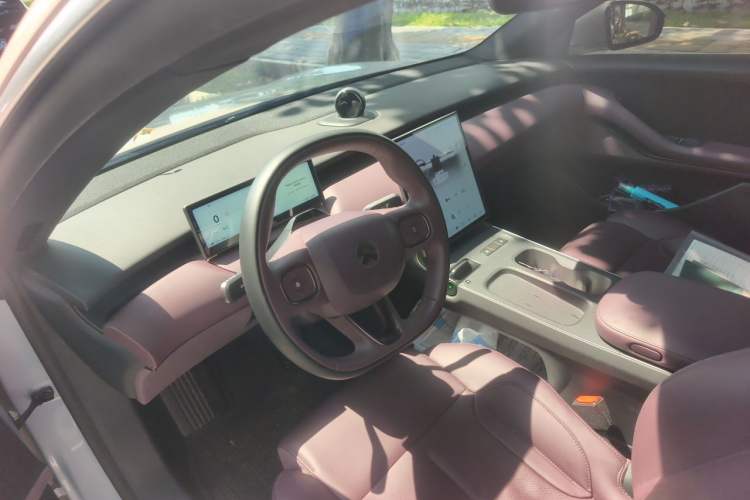 Used Nio ET5T 2024 75kWh Touring Steering Wheel