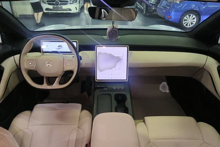 Used Nio ET5T 2024 75kWh Touring Center Console