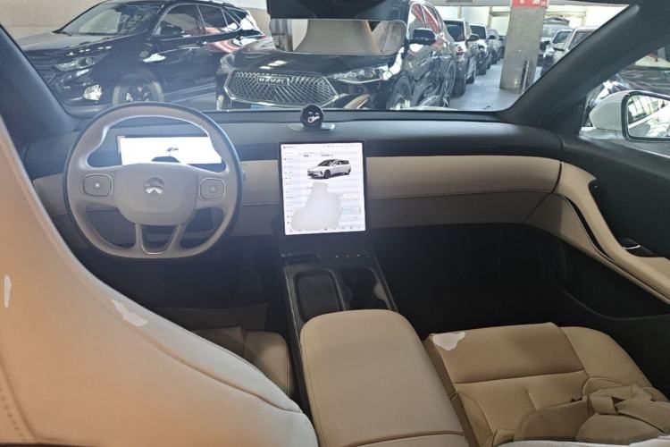 Used Nio ET5T 2024 75kWh Touring Center Console