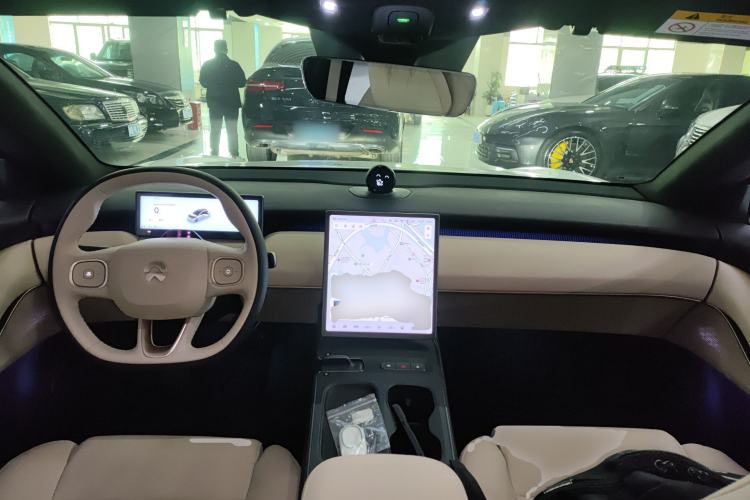 Used Nio ET5T 2024 75kWh Touring Center Console