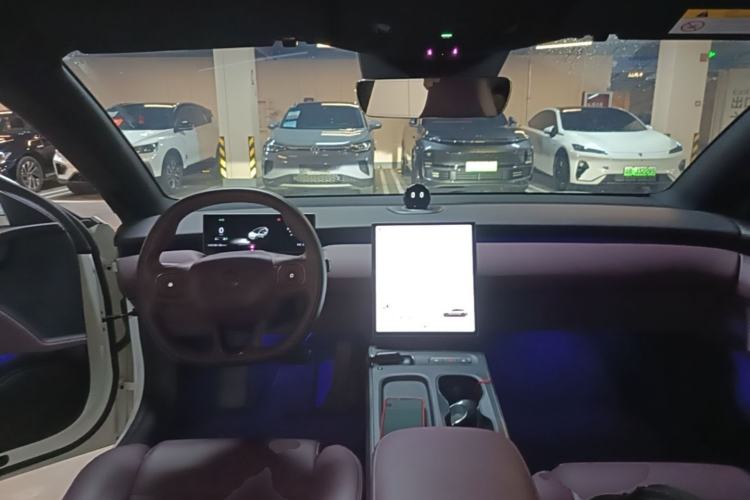 Used Nio ET5T 2024 75kWh Touring Center Console