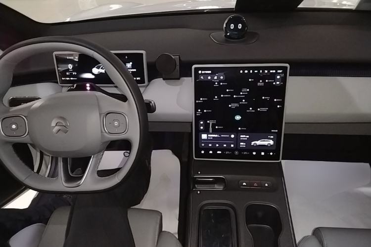 Used Nio ET5T 2024 75kWh Touring Center Console
