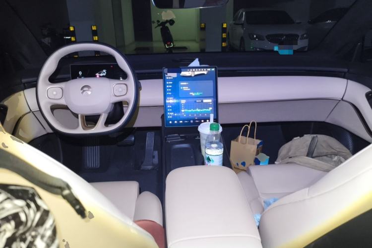Used Nio ET5T 2024 75kWh Touring Center Console