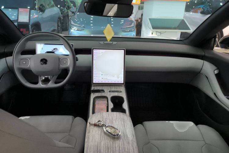 Used Nio ET5T 2024 75kWh Touring Center Console