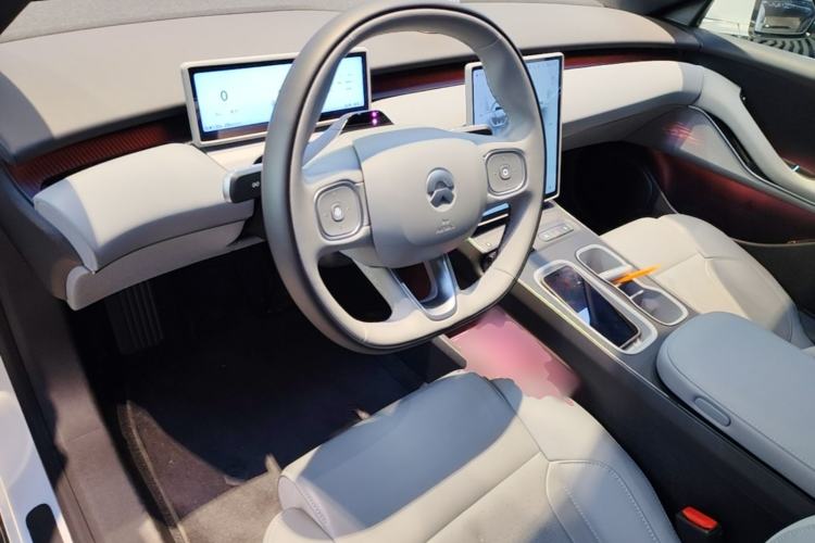 Used Nio ET5T 2024 75kWh Touring Center Console