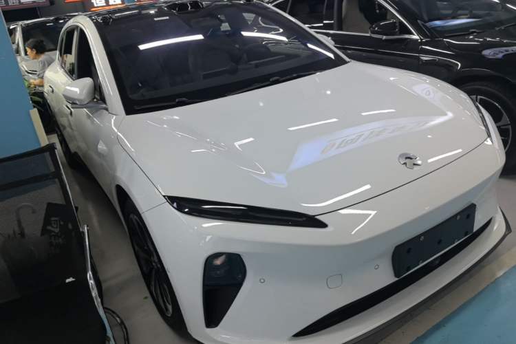 Used Nio ET5T 2024 75kWh Touring Front Right 45 Deg