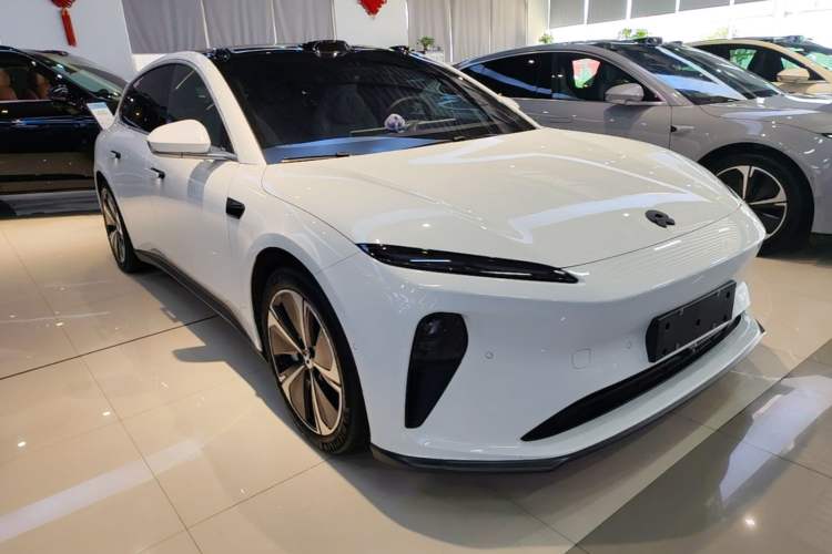 Used Nio ET5T 2024 75kWh Touring Front Right 45 Deg