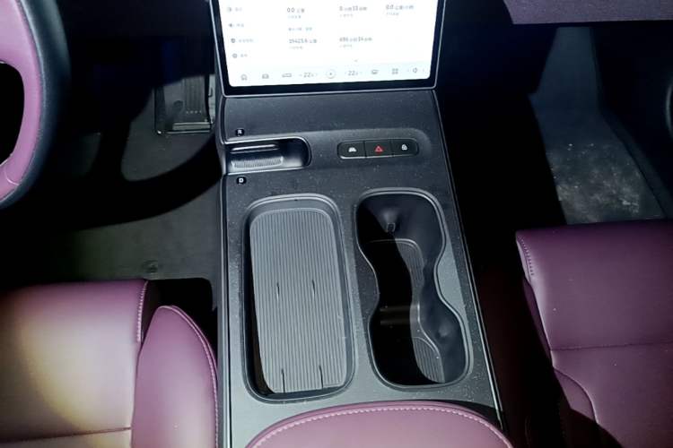 Used Nio ET5T 2024 75kWh Touring Gear Lever