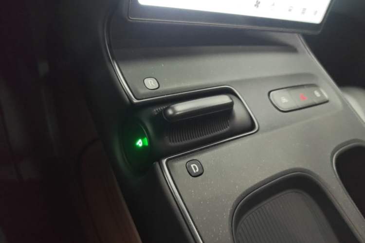 Used Nio ET5T 2024 75kWh Touring Gear Lever