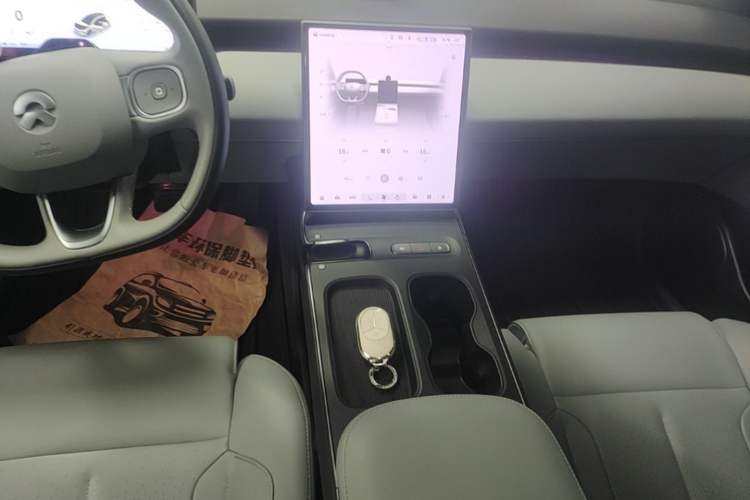 Used Nio ET5T 2024 75kWh Touring Gear Lever