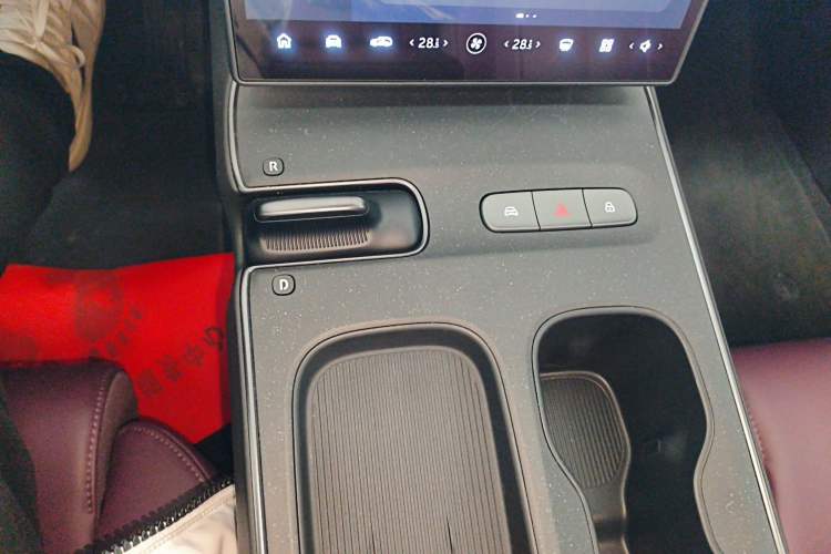 Used Nio ET5T 2024 75kWh Touring Gear Lever