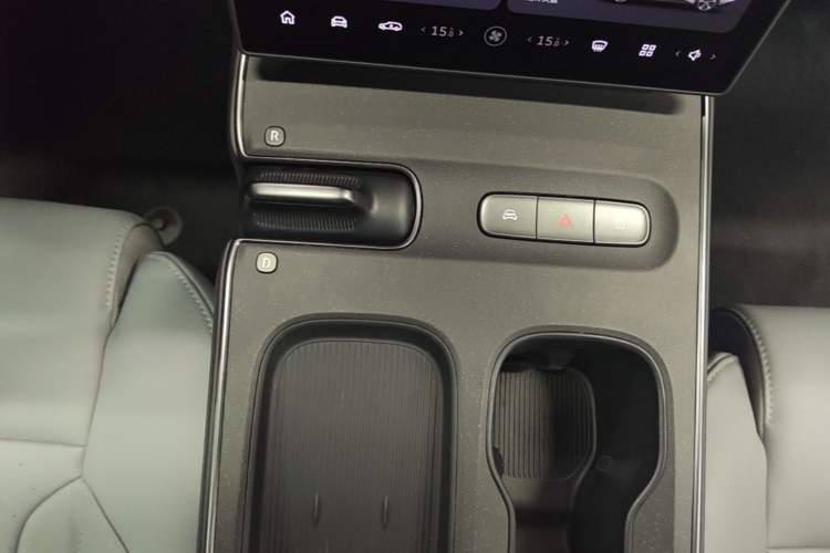 Used Nio ET5T 2024 75kWh Touring Gear Lever