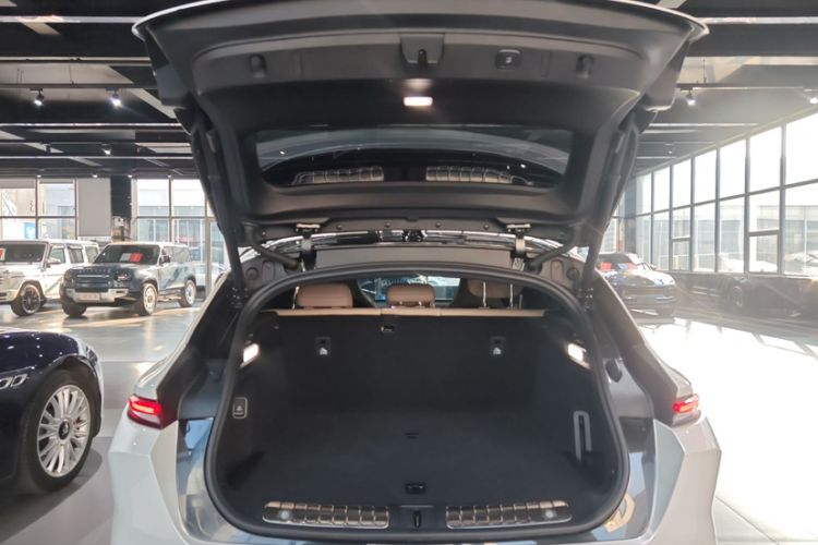 Used Nio ET5T 2024 75kWh Touring Interior 10
