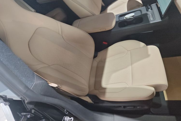Used Nio ET5T 2024 75kWh Touring Interior 12