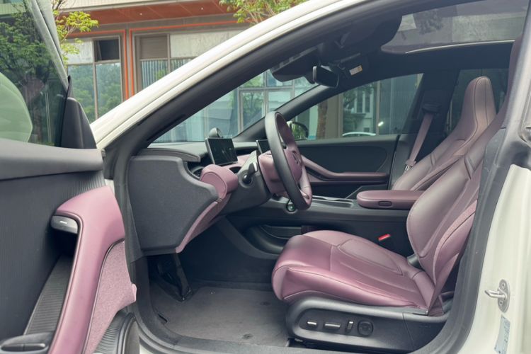 Used Nio ET5T 2024 75kWh Touring Interior 2