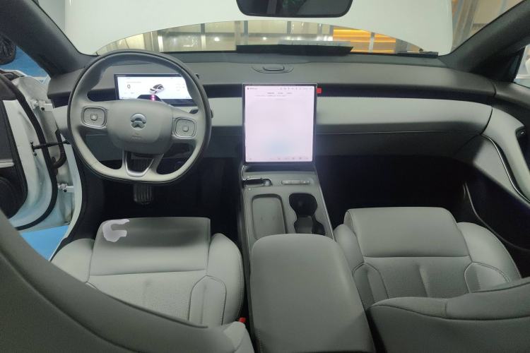 Used Nio ET5T 2024 75kWh Touring Interior 2