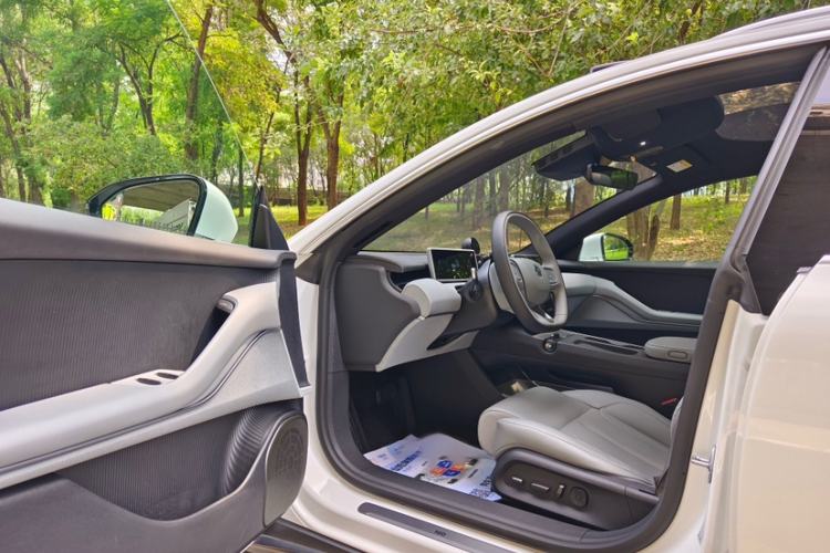 Used Nio ET5T 2024 75kWh Touring Interior 2