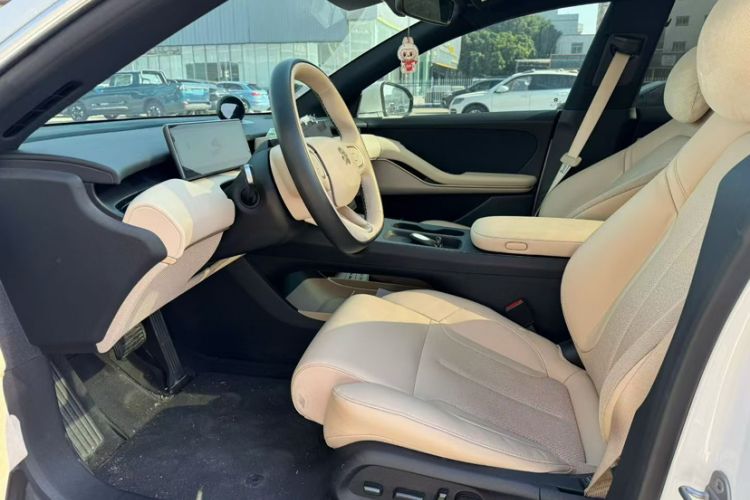 Used Nio ET5T 2024 75kWh Touring Interior 2