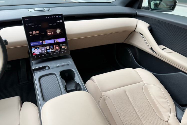 Used Nio ET5T 2024 75kWh Touring Interior 3