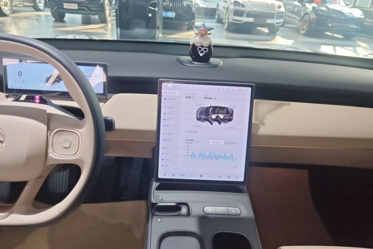 Used Nio ET5T 2024 75kWh Touring Interior 4