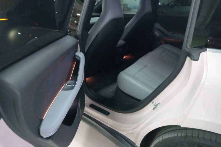 Used Nio ET5T 2024 75kWh Touring Interior 4