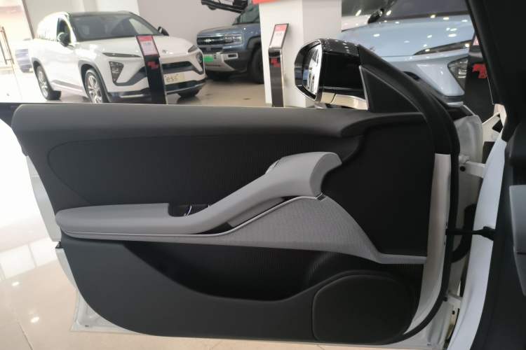 Used Nio ET5T 2024 75kWh Touring Left Front Door Interior