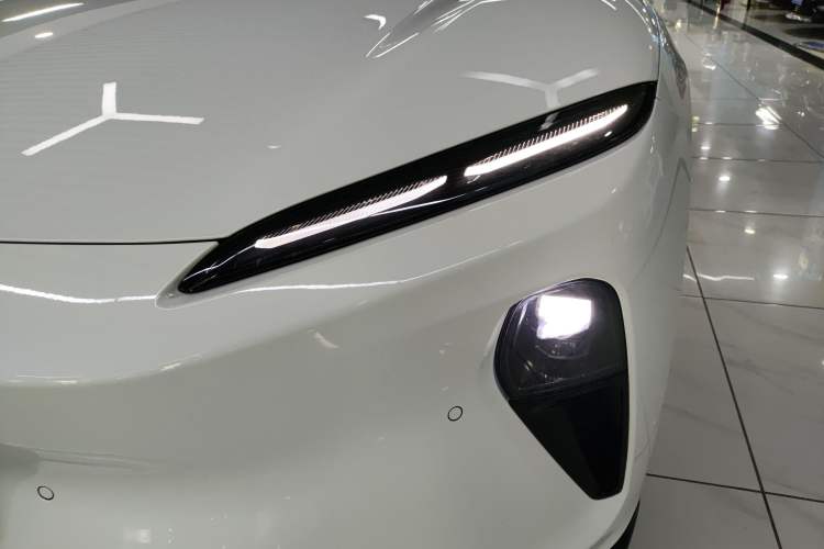 Used Nio ET5T 2024 75kWh Touring Left Front Headlight