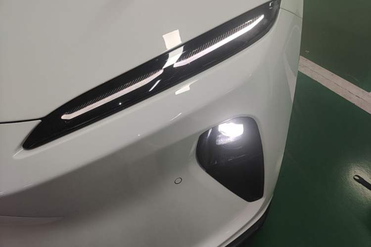Used Nio ET5T 2024 75kWh Touring Left Front Headlight