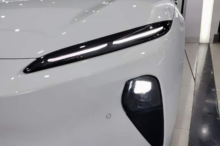 Used Nio ET5T 2024 100kWh Touring Left Front Headlight