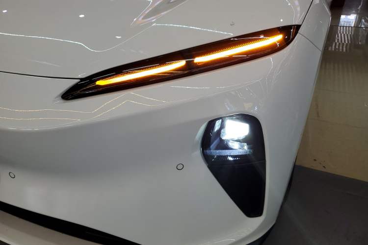 Used Nio ET5T 2024 75kWh Touring Left Front Headlight