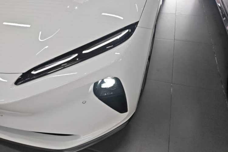 Used Nio ET5T 2024 75kWh Touring Left Front Headlight