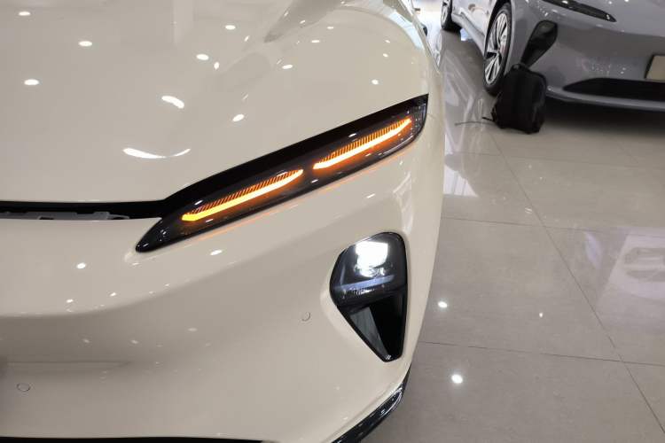 Used Nio ET5T 2024 75kWh Touring Left Front Headlight