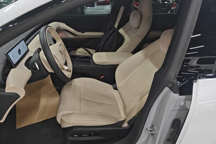 Used Nio ET5T 2024 75kWh Touring Left Front Seat