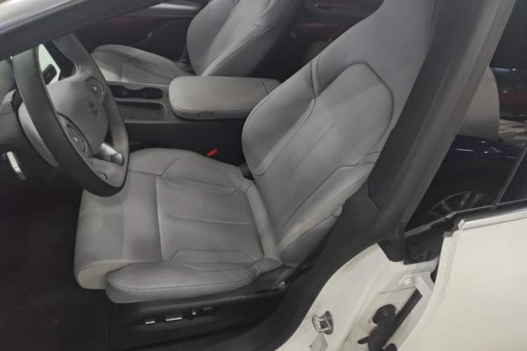 Used Nio ET5T 2024 75kWh Touring Left Front Seat