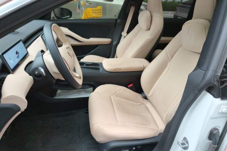 Used Nio ET5T 2024 75kWh Touring Left Front Seat
