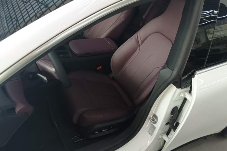 Used Nio ET5T 2024 75kWh Touring Left Front Seat