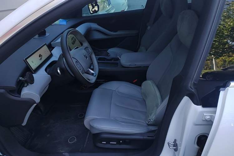 Used Nio ET5T 2024 75kWh Touring Left Front Seat