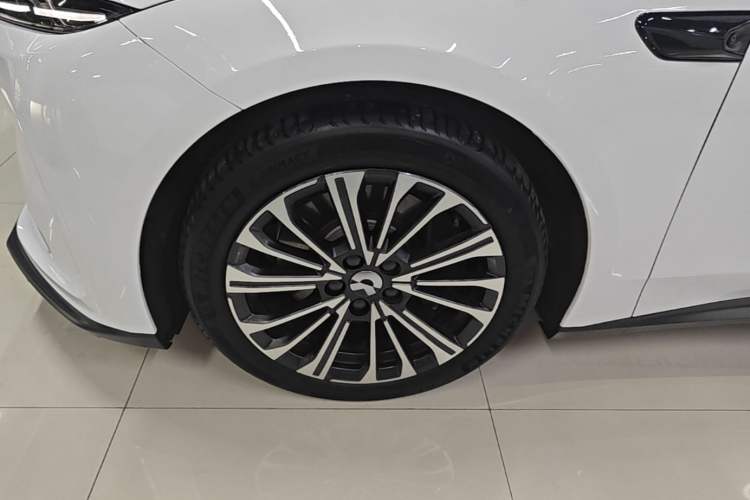 Used Nio ET5T 2024 75kWh Touring Left Front Wheel Hub