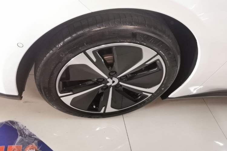 Used Nio ET5T 2024 75kWh Touring Left Front Wheel Hub