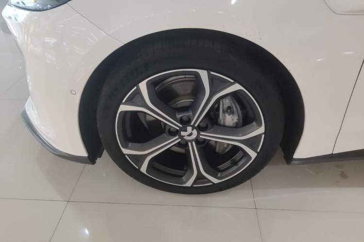 Used Nio ET5T 2024 100kWh Touring Left Front Wheel Hub