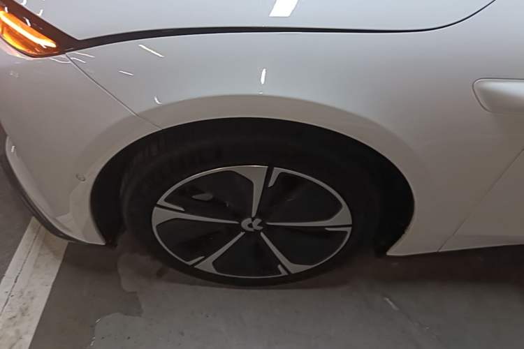 Used Nio ET5T 2024 75kWh Touring Left Front Wheel Hub