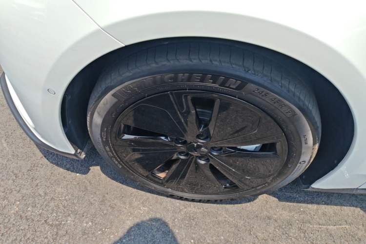 Used Nio ET5T 2024 75kWh Touring Left Front Wheel Hub