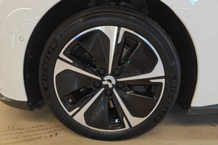 Used Nio ET5T 2024 75kWh Touring Left Front Wheel Hub