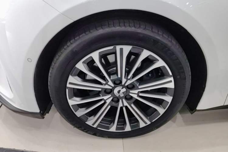 Used Nio ET5T 2024 100kWh Touring Left Front Wheel Hub