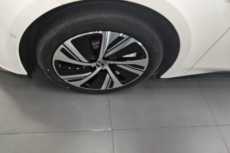 Used Nio ET5T 2024 75kWh Touring Left Front Wheel Hub