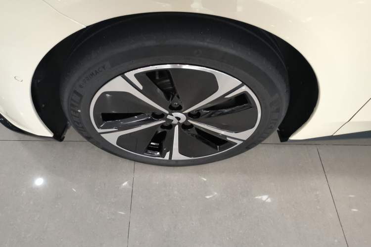 Used Nio ET5T 2024 75kWh Touring Left Front Wheel Hub