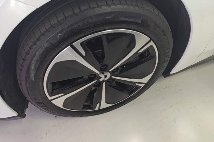 Used Nio ET5T 2024 75kWh Touring Left Front Wheel Hub