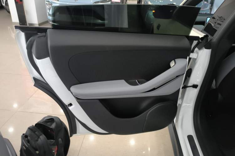 Used Nio ET5T 2024 75kWh Touring Left Rear Door Interior